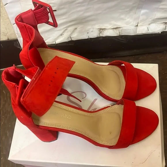 AND Red High Stiletto Heels with Bow - Picture 4 of 9